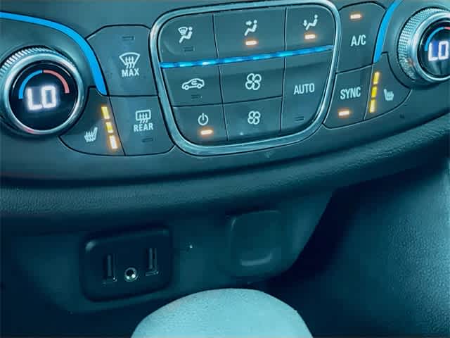 2021 Chevrolet Traverse Cloth photo 21