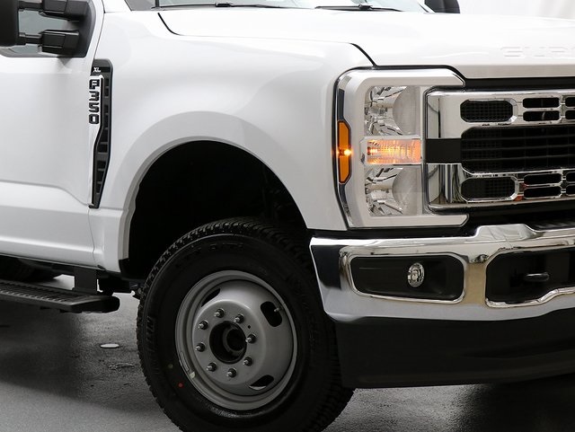 2024 Ford F-350 XL photo 3