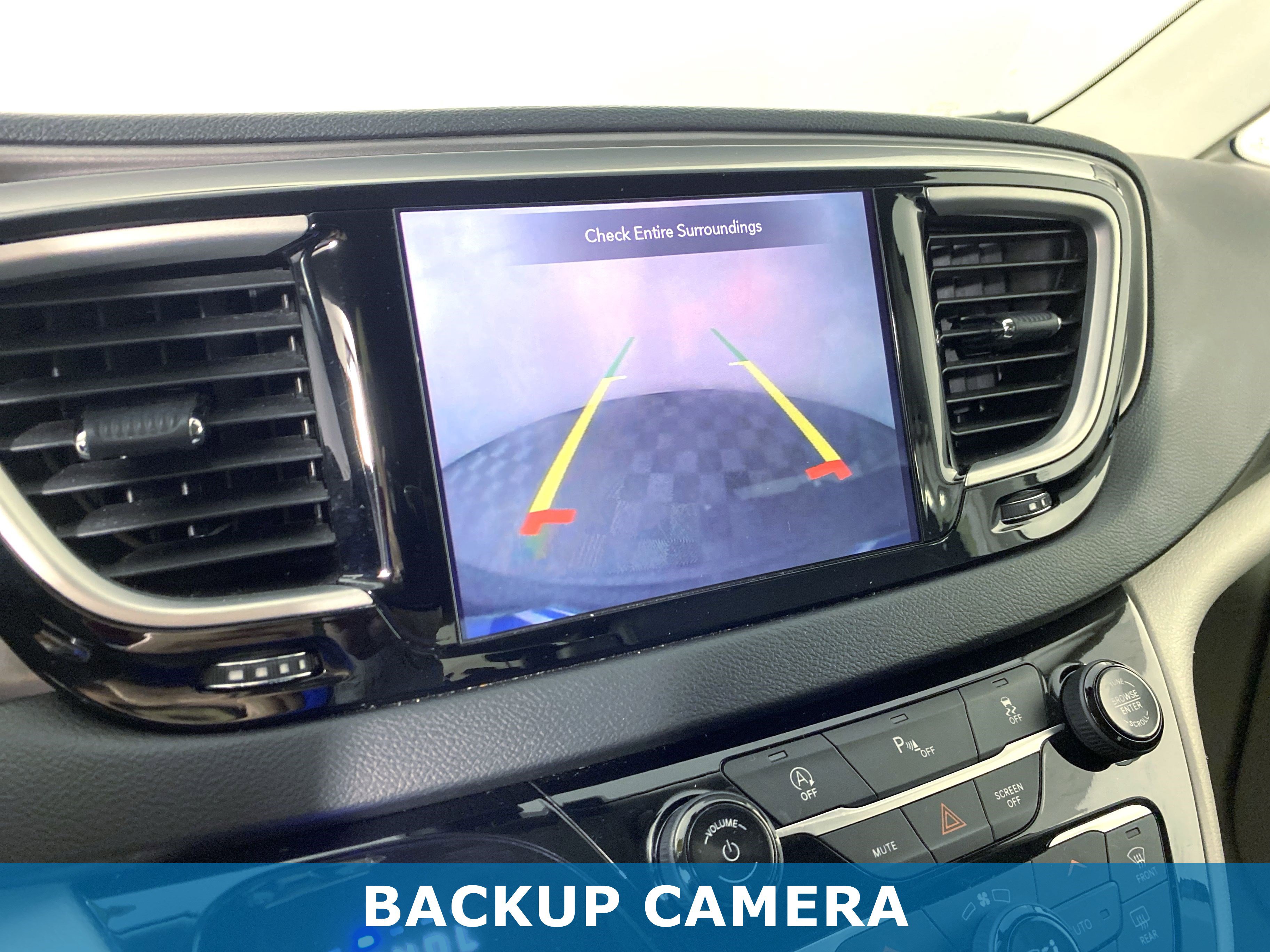 2020 Chrysler Pacifica Touring Plus photo 3