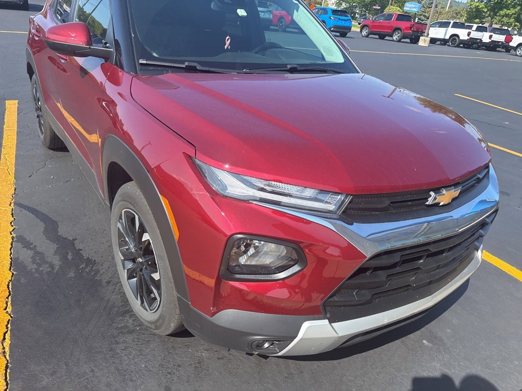 2023 Chevrolet Trailblazer LT photo 2