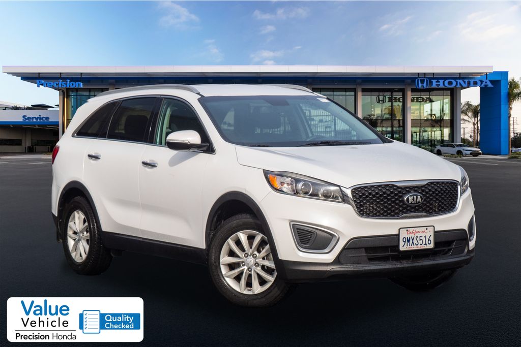 2017 Kia Sorento LX's photo