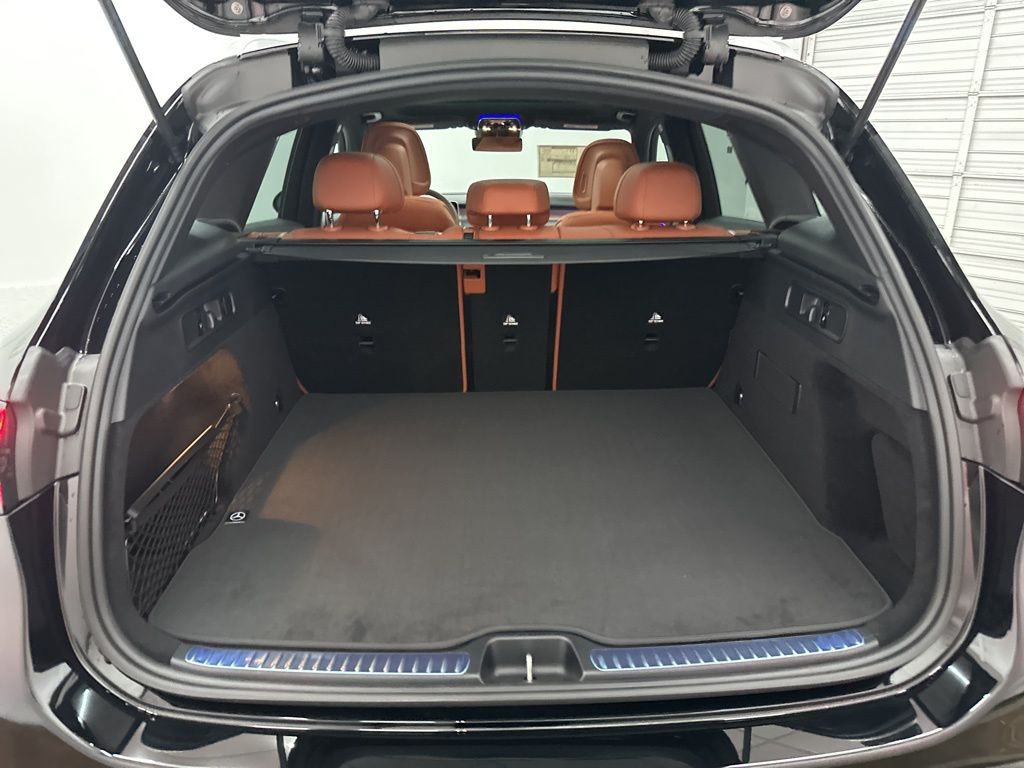 2026 Mercedes Benz GLC 300 photo 23