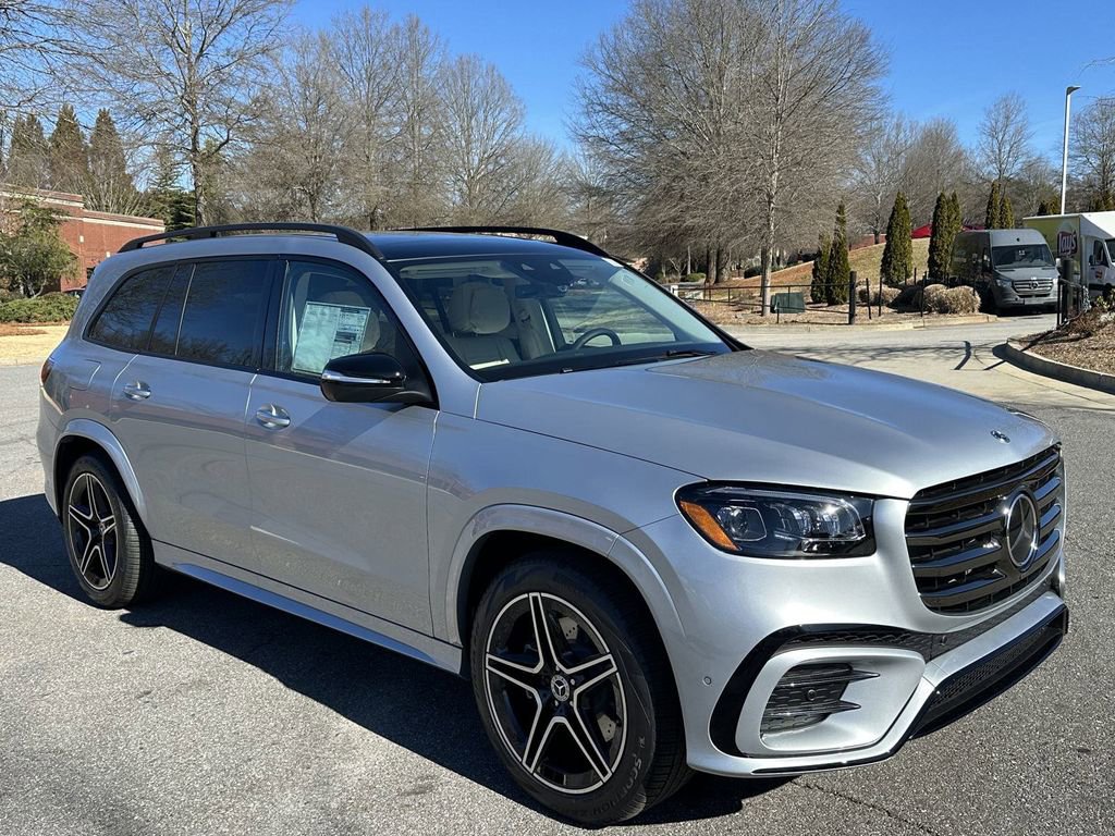2025 Mercedes Benz GLS 450 4MATIC photo 2