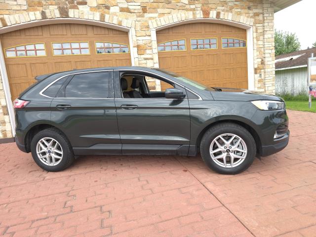 2023 Ford Edge SEL photo 2