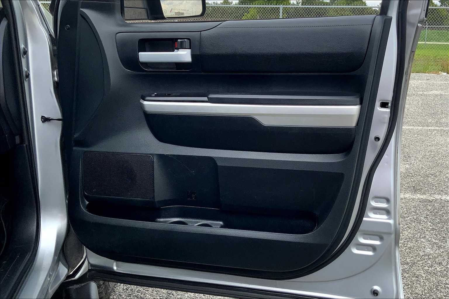 2017 Toyota Tundra SR5 photo 21