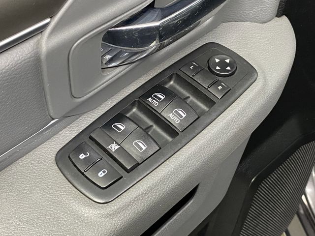 2018 Ram 1500 SLT photo 24