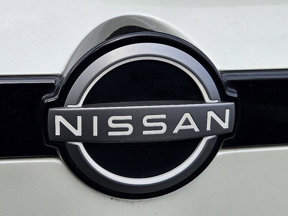 2023 Nissan Pathfinder SL photo 13