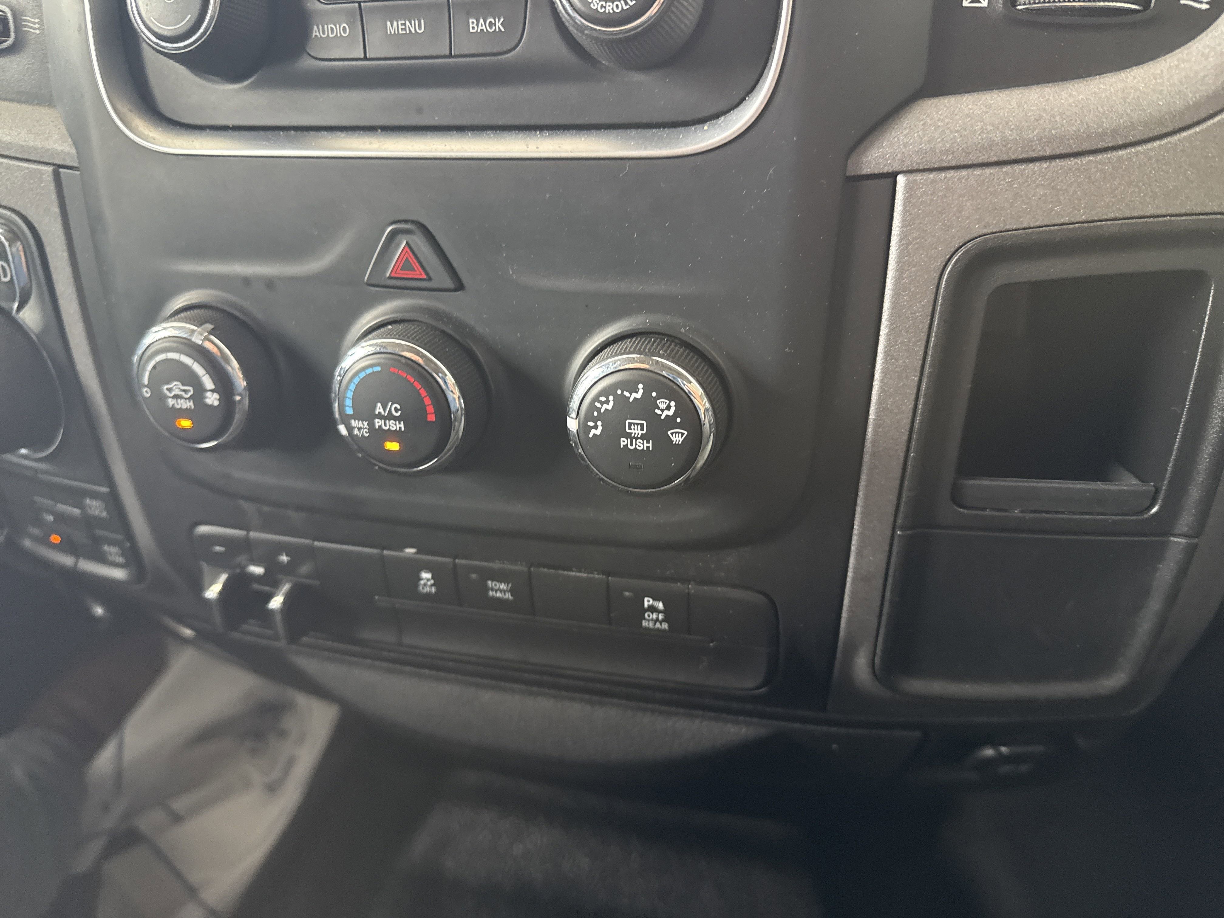 2014 Ram 1500 Tradesman photo 11