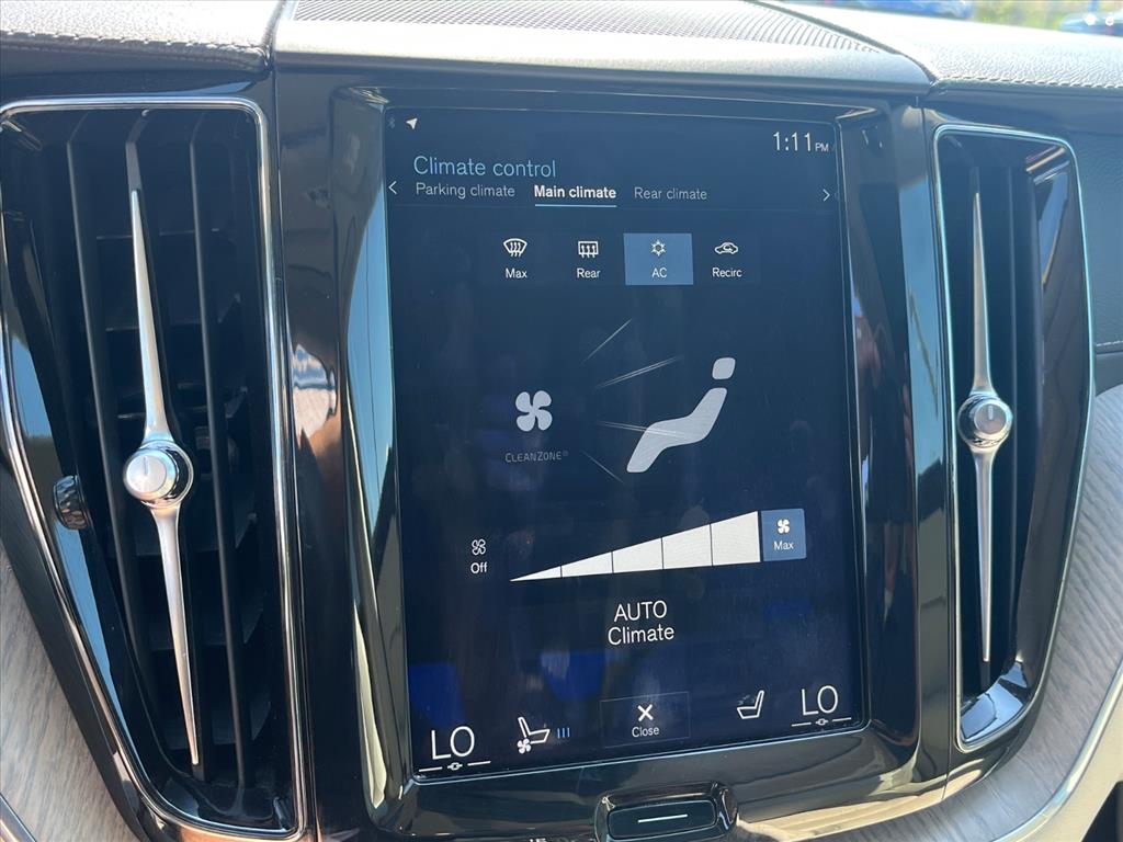 2018 Volvo XC60 Inscription photo 2