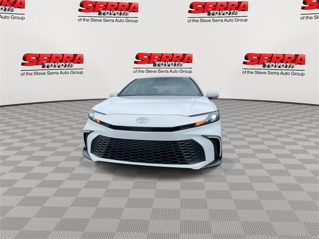 2025 Toyota Camry SE photo 4