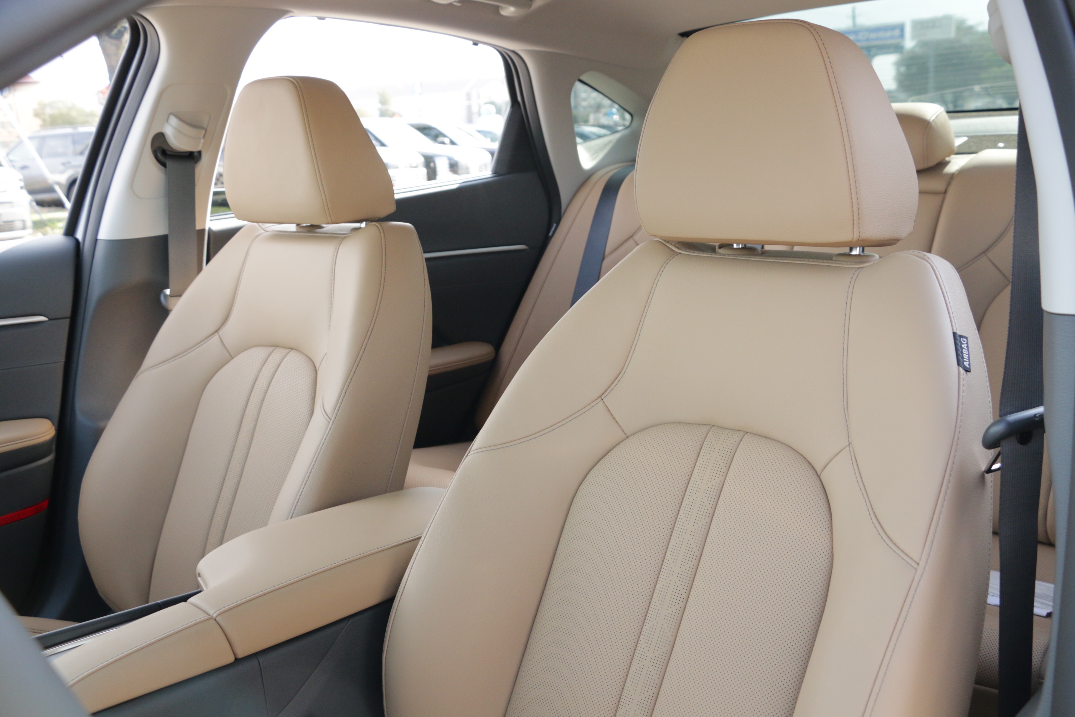 2026 Hyundai Sonata Hybrid Limited photo 2