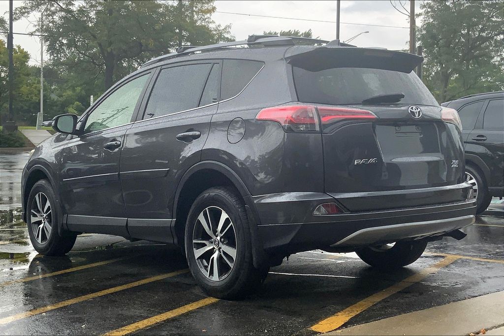2017 Toyota RAV4 XLE photo 9