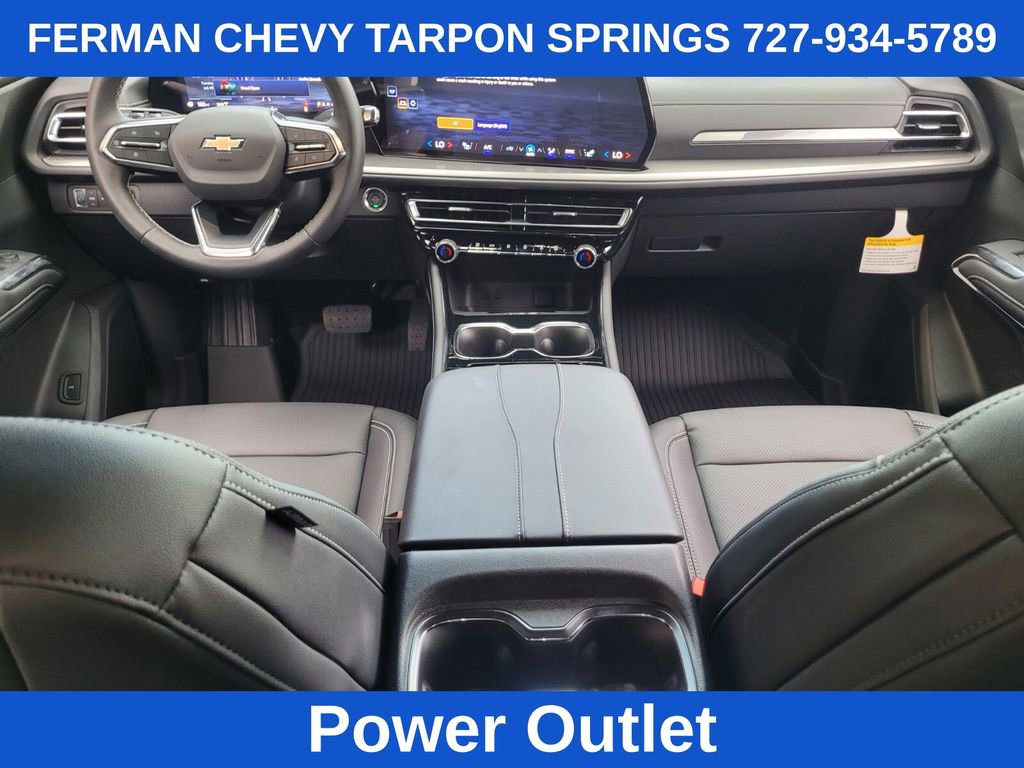 2025 Chevrolet Traverse photo 11
