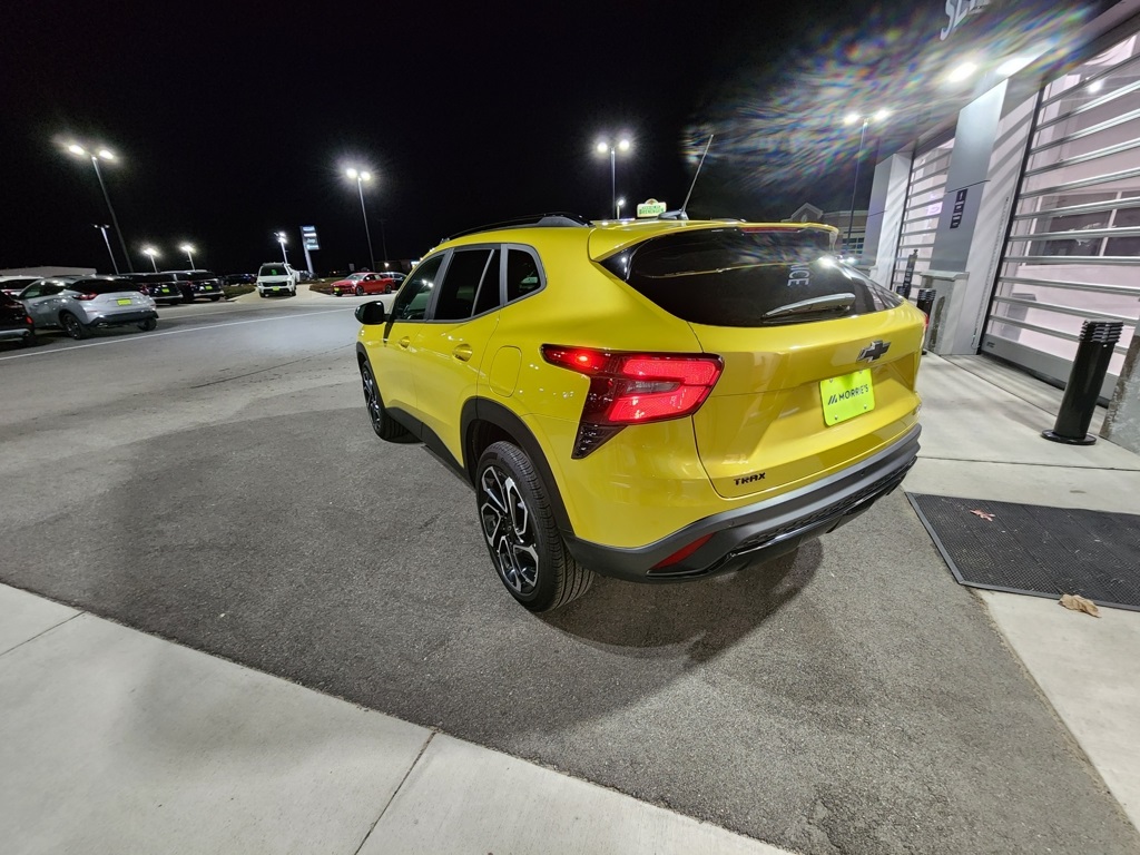 2025 Chevrolet Trax photo 3