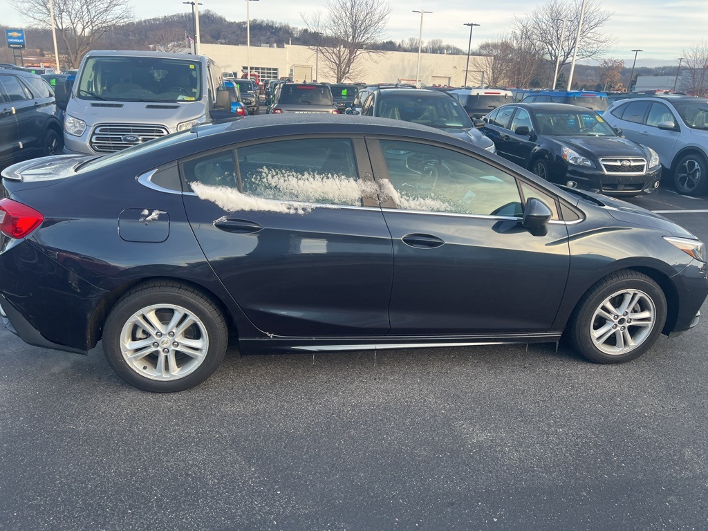 2016 Chevrolet Cruze LT photo 4