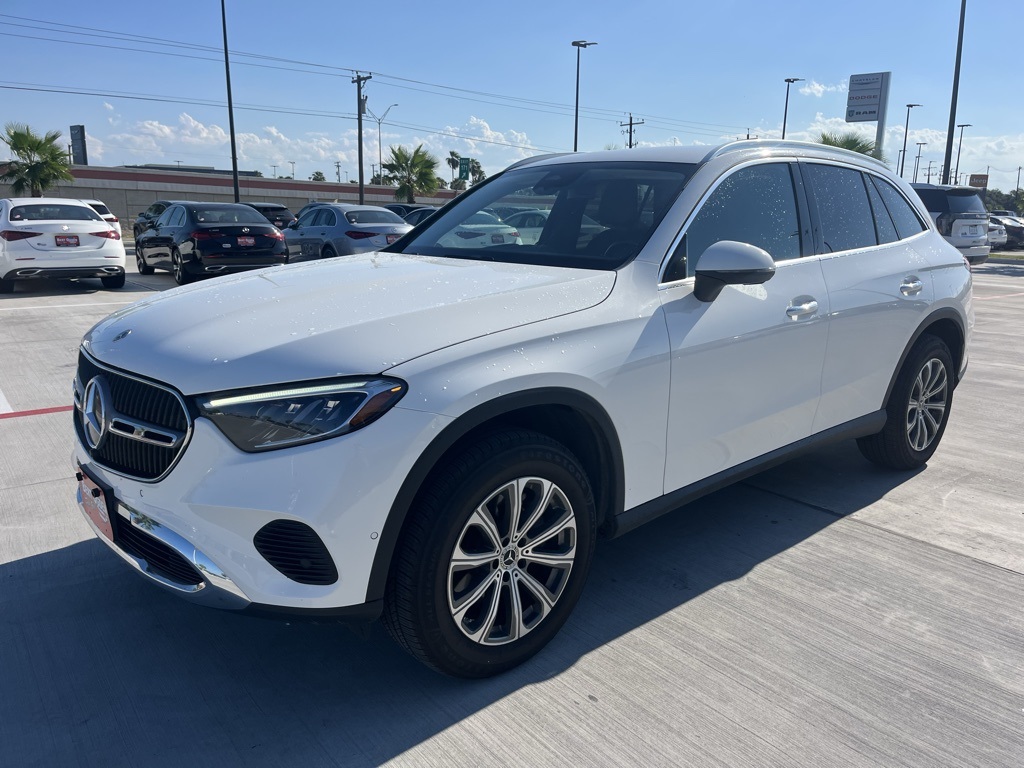 2024 Mercedes Benz GLC 300 photo 3