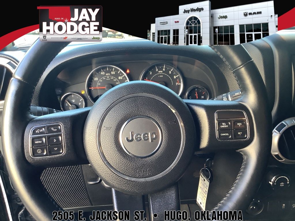 2017 Jeep Wrangler Unlimited Rubicon photo 12