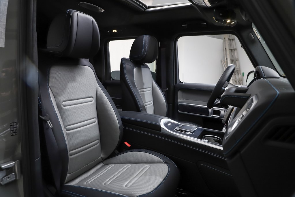 2025 Mercedes Benz G photo 10