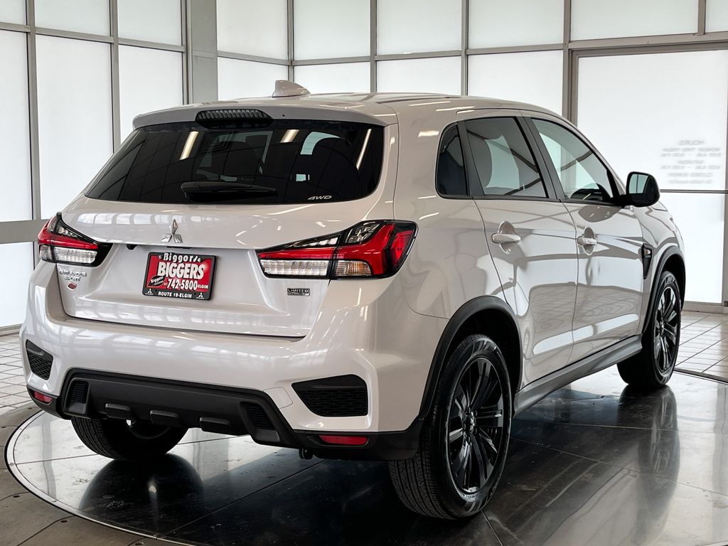 2024 Mitsubishi Outlander Sport LE photo 7