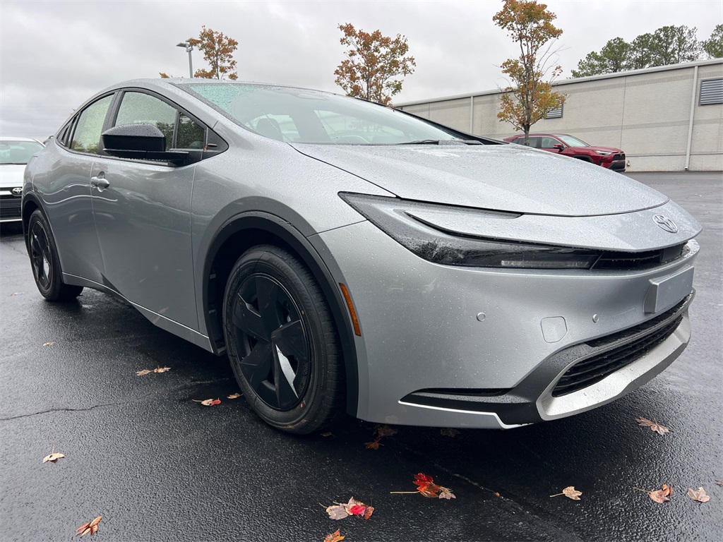 2026 Toyota Prius SE's photo