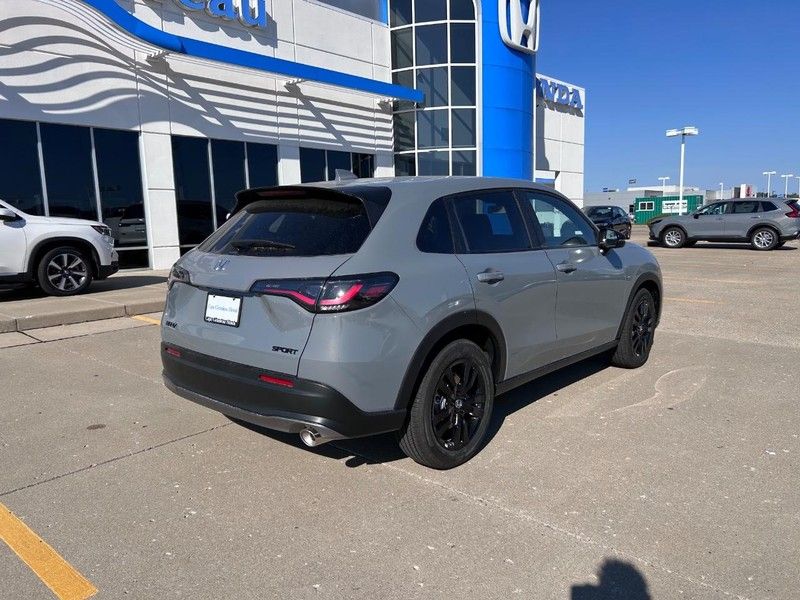 2026 Honda HR-V Sport photo 2