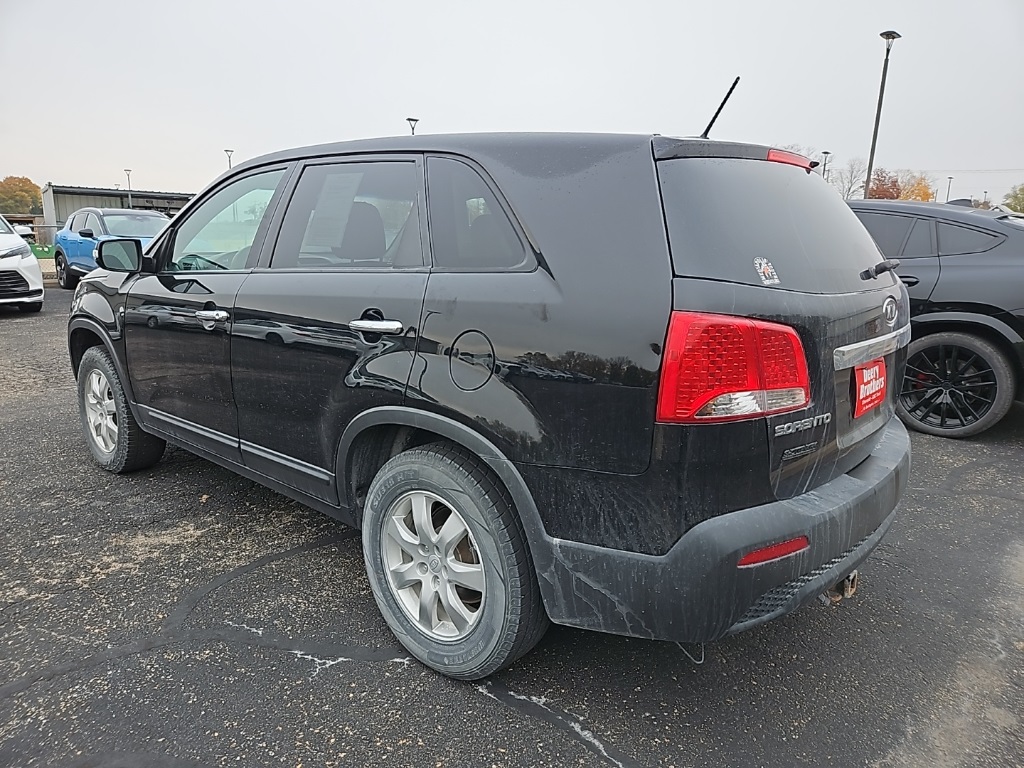 2011 Kia Sorento LX photo 2
