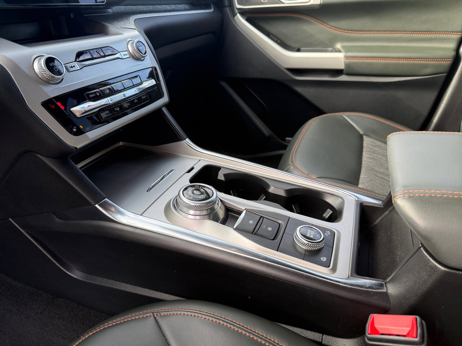 2022 Ford Explorer Timberline photo 12