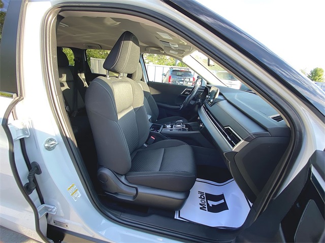 2023 Mitsubishi Outlander ES photo 22