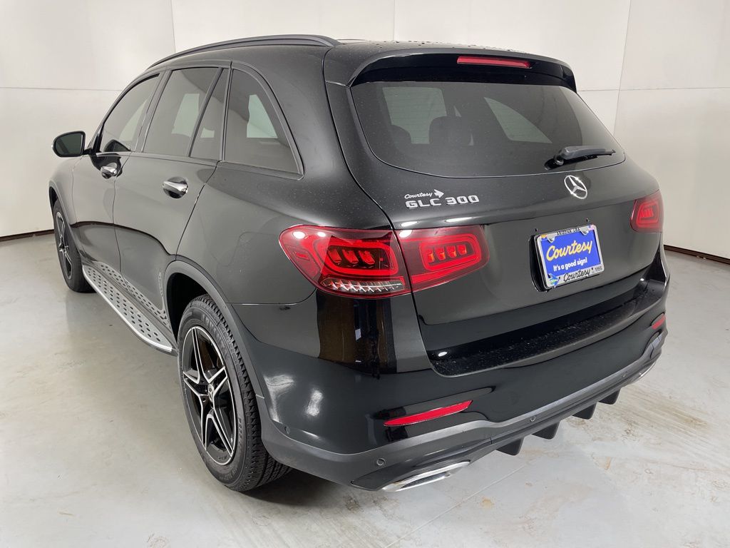 2022 Mercedes Benz GLC 300 photo 4