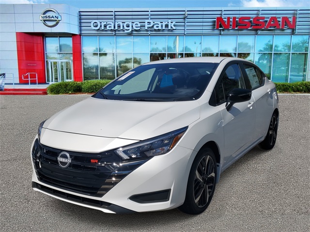 2025 Nissan Versa SR photo 4