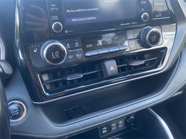 2022 Toyota Highlander XLE photo 28