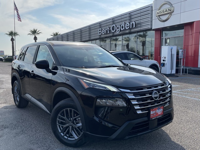 2026 Nissan Rogue S's photo