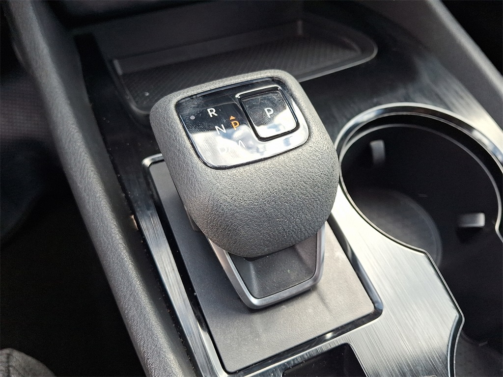 2023 Nissan Rogue SV photo 22