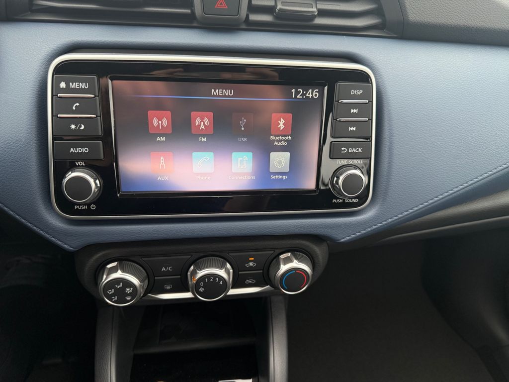 2025 Nissan Versa 1.6 SV photo 16