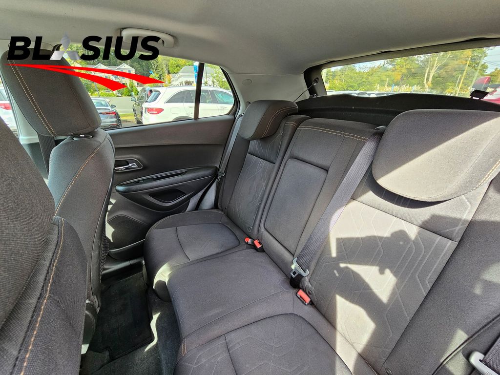 2018 Chevrolet Trax LT photo 14