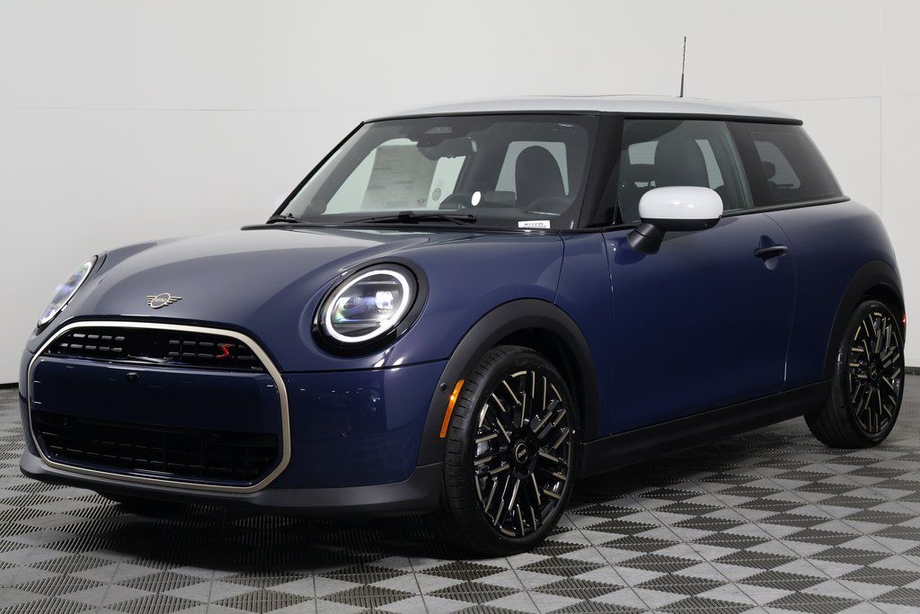 2026 MINI Hardtop 2 Door S's photo