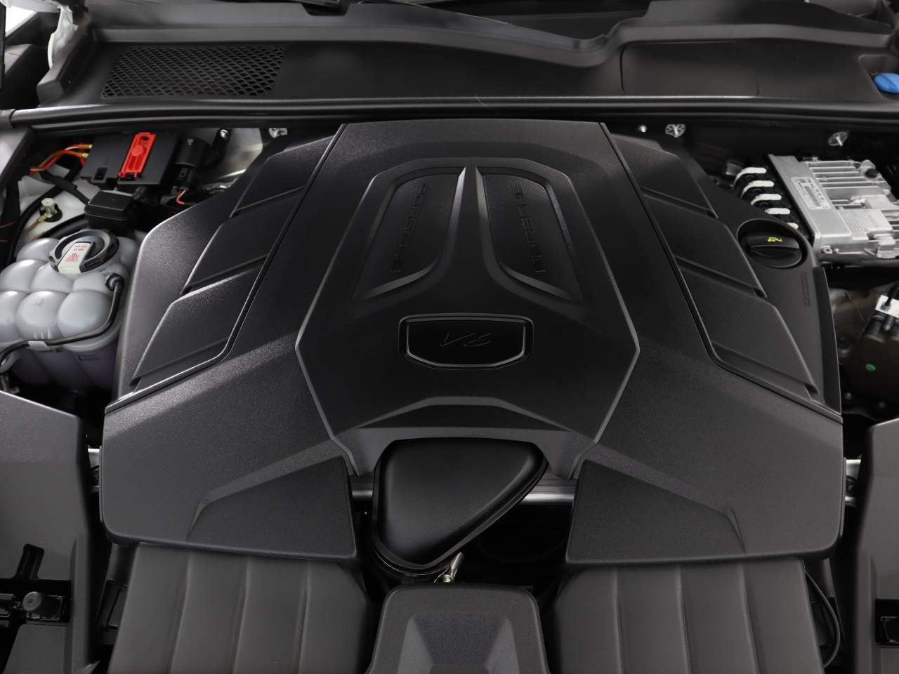 2024 Porsche Cayenne photo 23