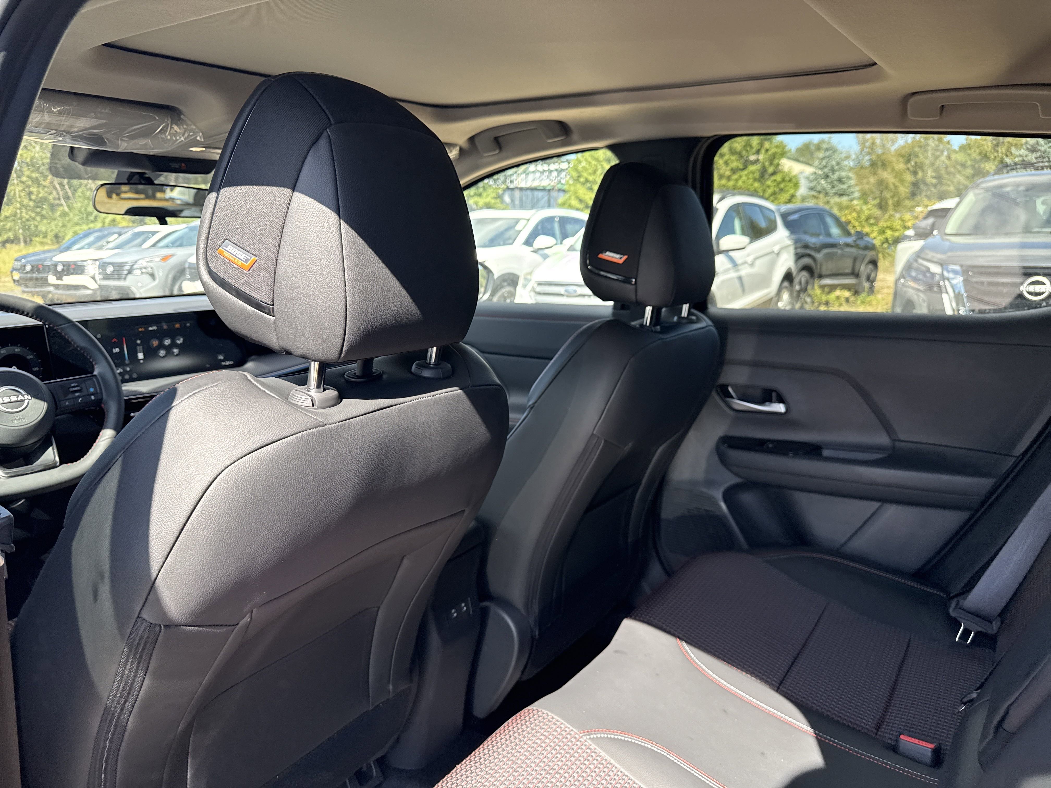 2026 Nissan Kicks SR photo 2