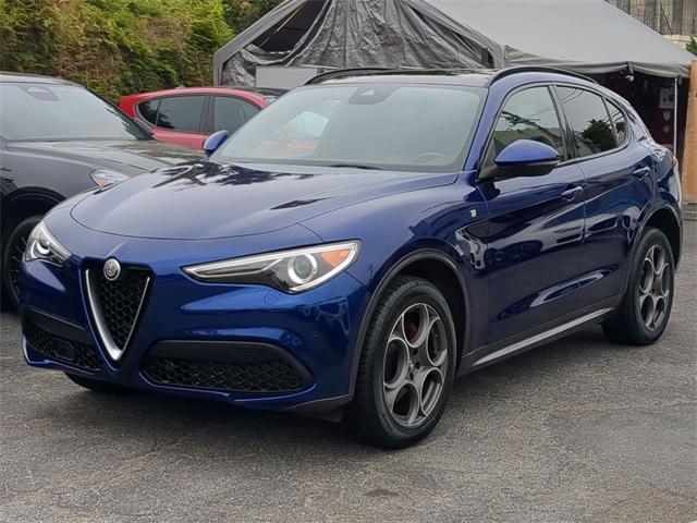 2022 Alfa Romeo Stelvio Ti photo 3