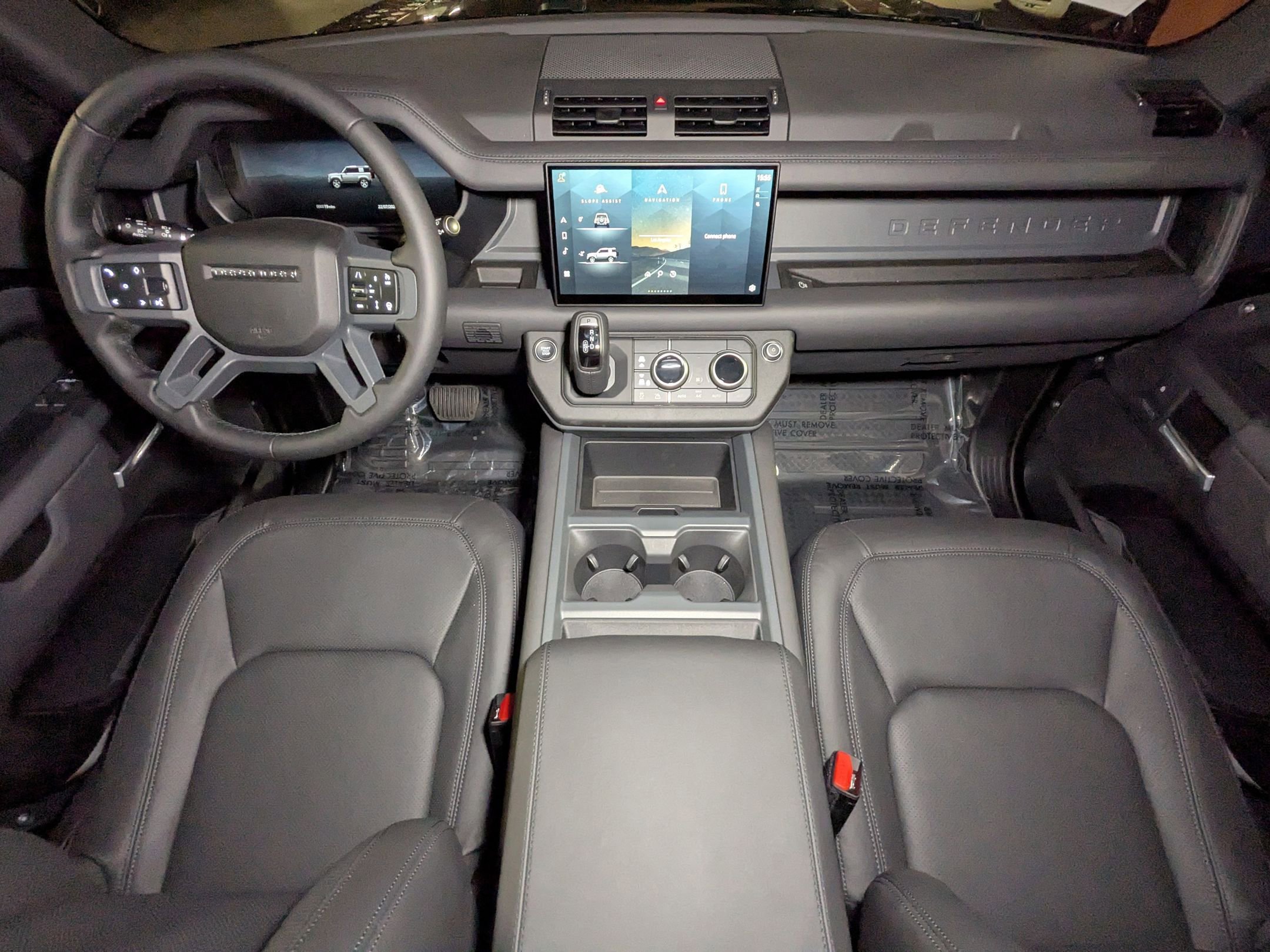 2025 Land Rover Defender 90 X-Dynamic SE photo 14