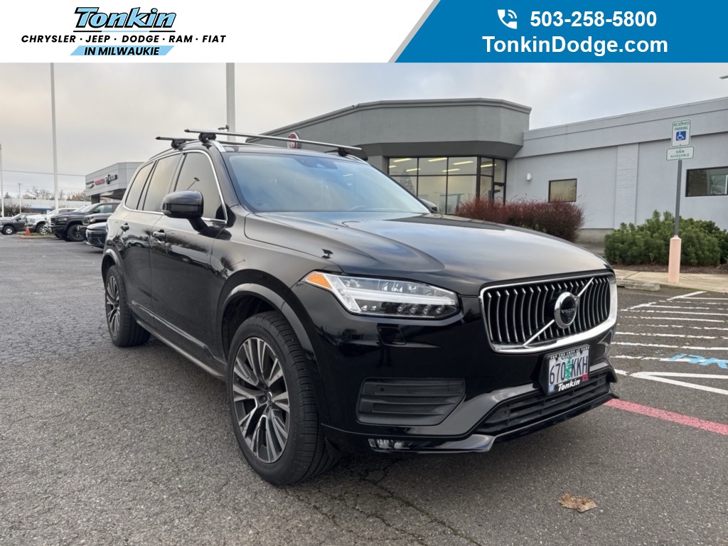 2020 Volvo XC90 Momentum's photo