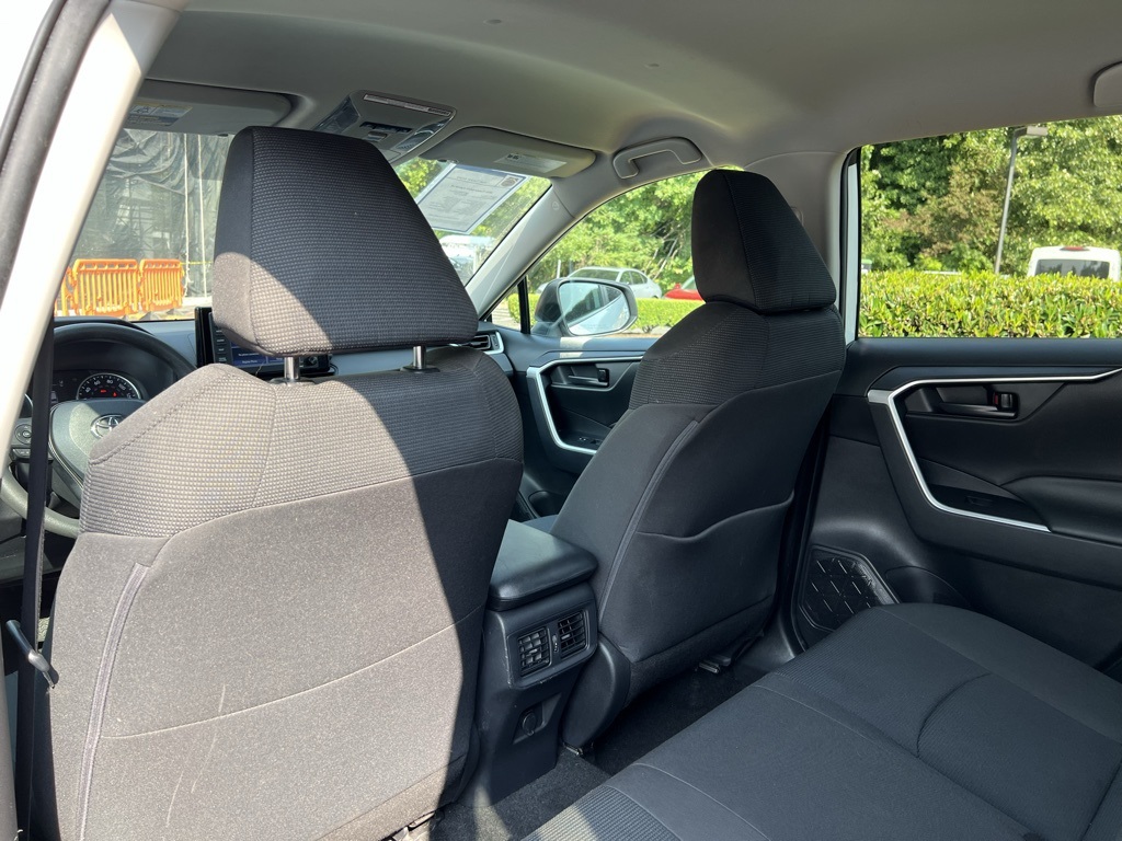 2021 Toyota RAV4 Hybrid LE photo 23
