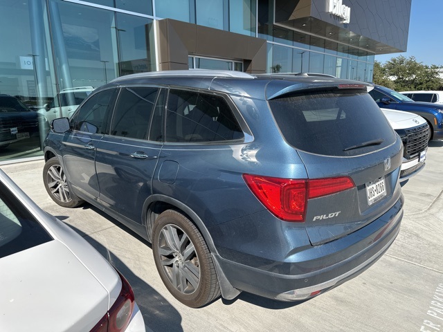 2017 Honda Pilot Touring photo 4