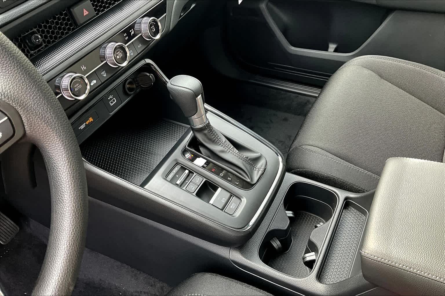 2025 Honda CR-V LX photo 13