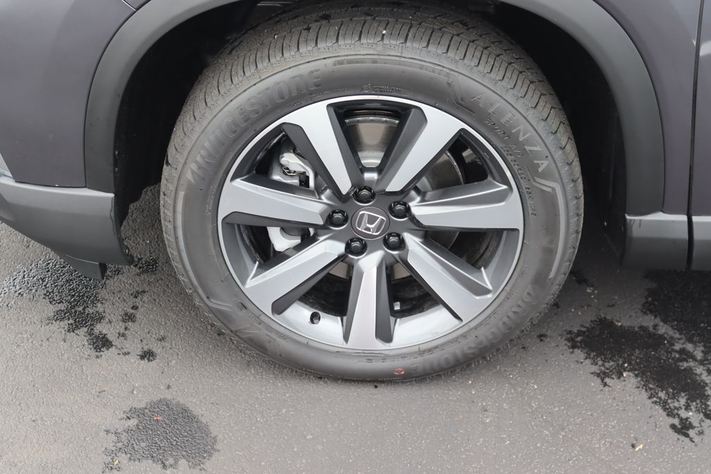 2025 Honda Pilot Touring photo 9