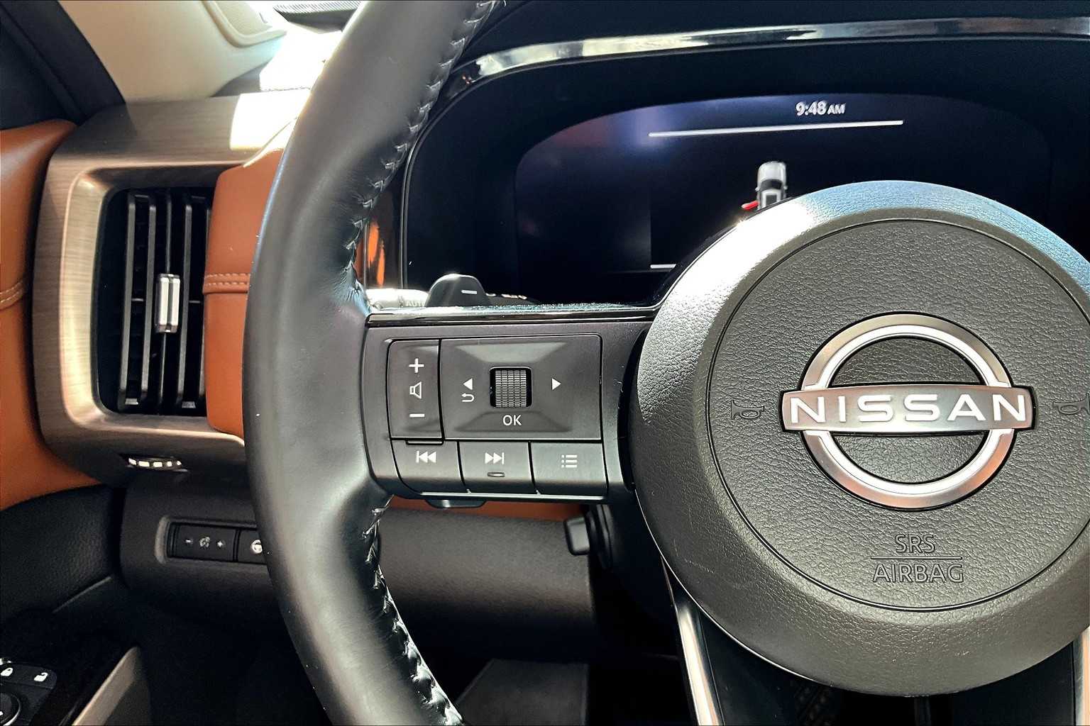 2023 Nissan Pathfinder Platinum photo 43