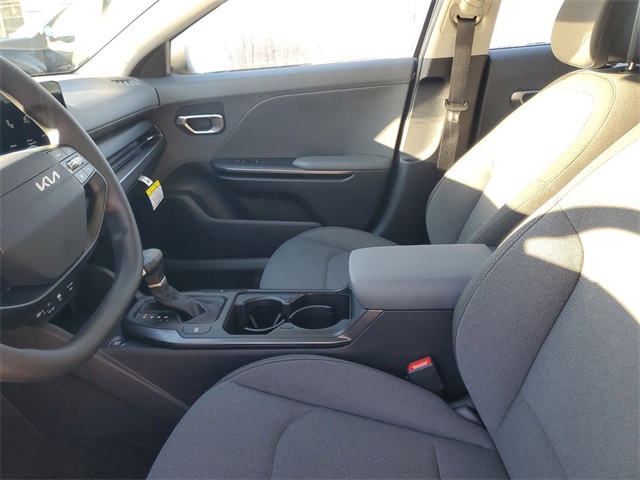 2025 Kia K4 LX photo 9