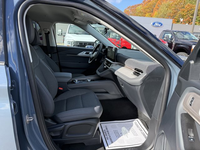 2026 Ford Explorer photo 3