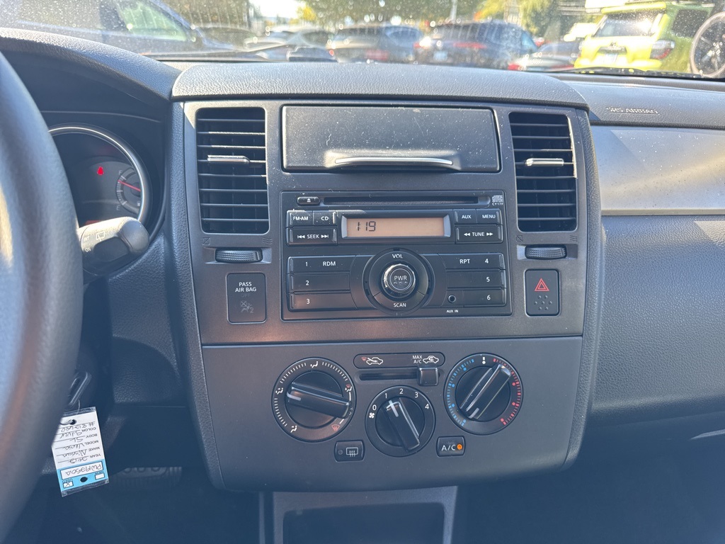 2012 Nissan Versa 1.8 S photo 17