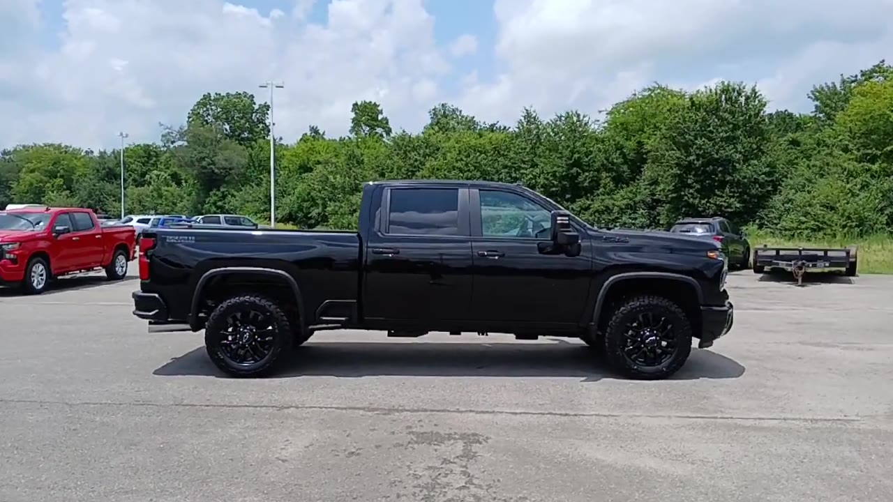 2025 Chevrolet Silverado 2500HD LT photo 8